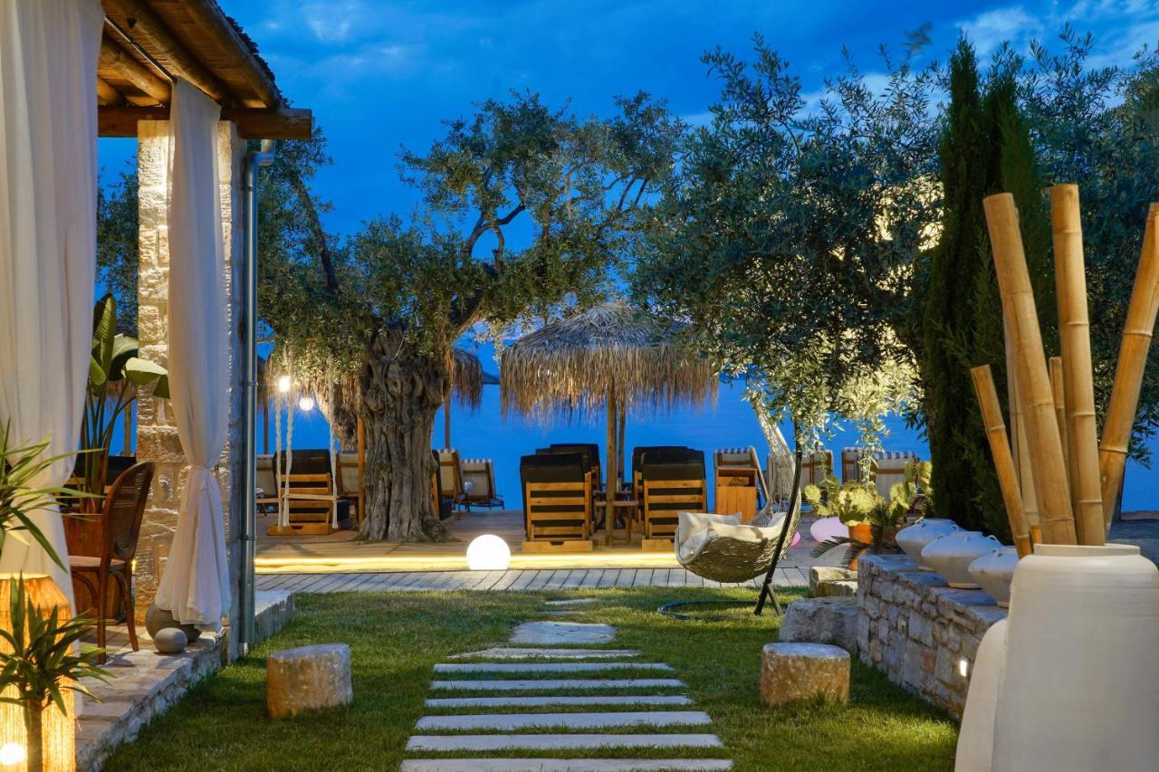 By The Sea Luxury Suites Limenas  Bagian luar foto