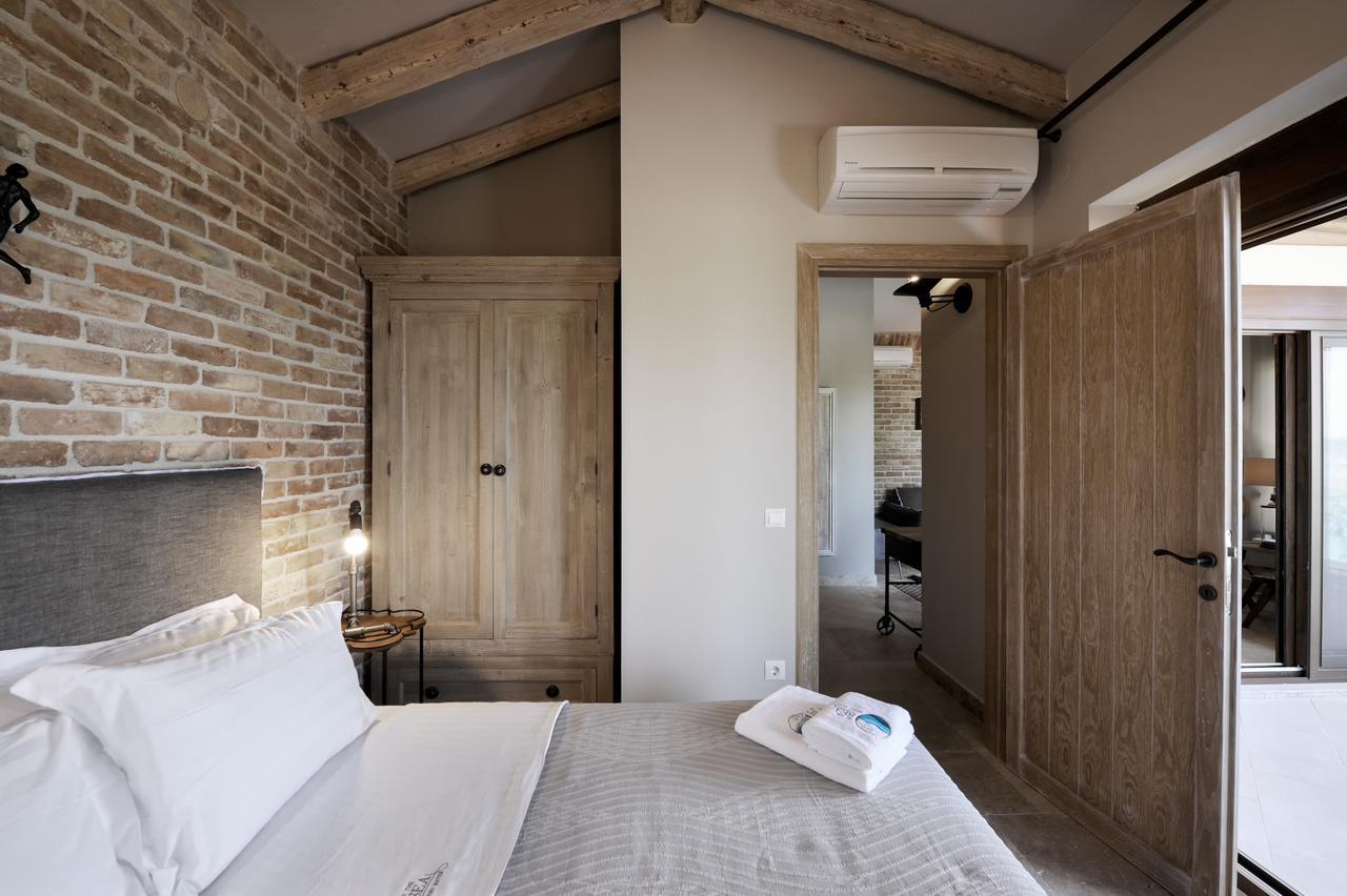 By The Sea Luxury Suites Limenas  Bagian luar foto